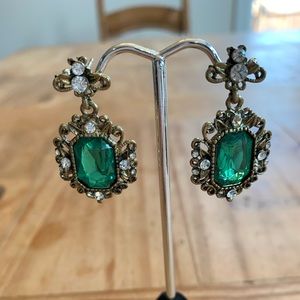 Vintage inspired Earrings, Emerald Green stone
